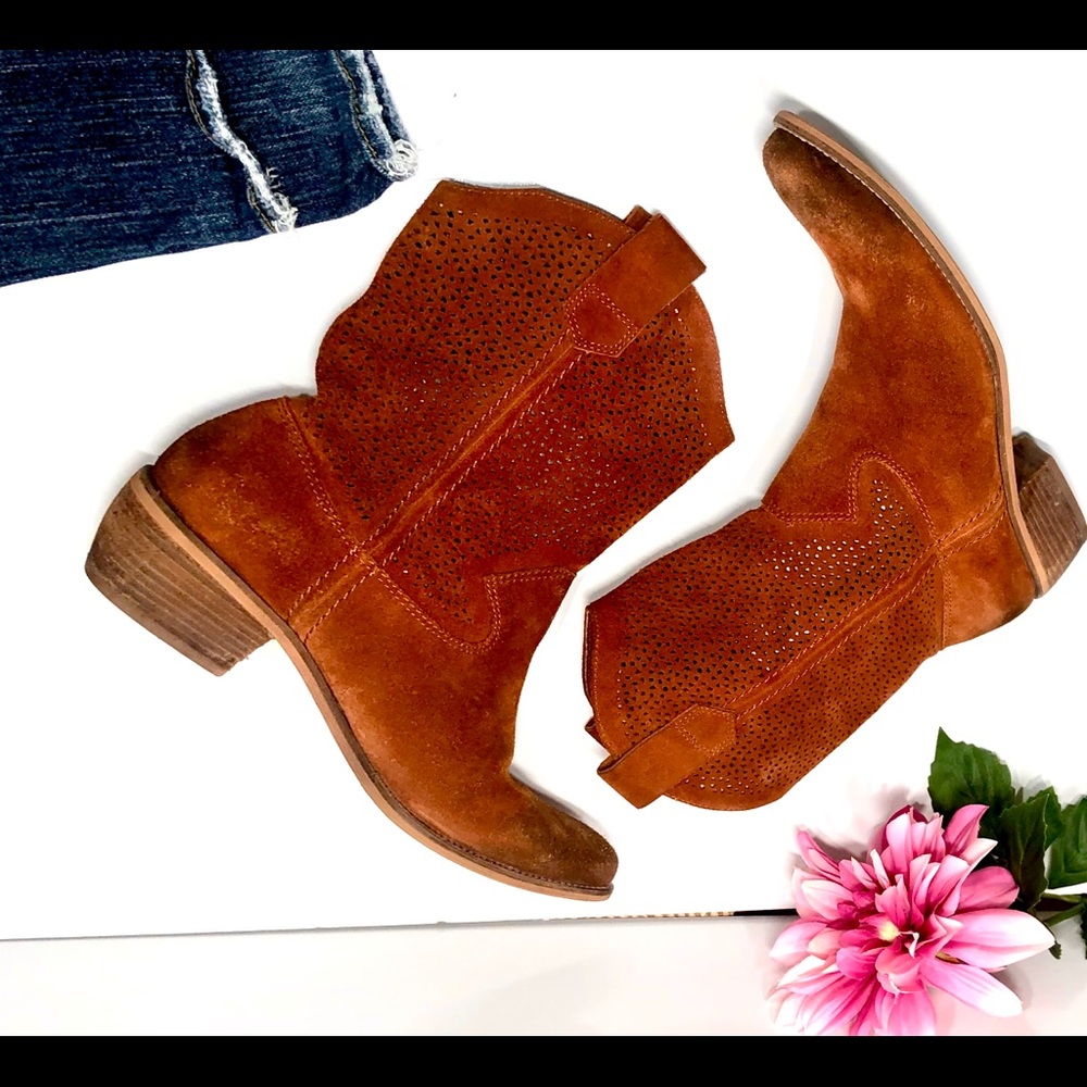 Bcbg Suede Boot Rust Color Size 7.5 B - image 3